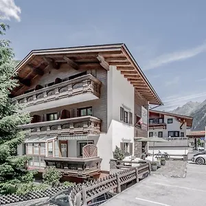 Bed & Breakfast Corso's Annabell -, Sölden